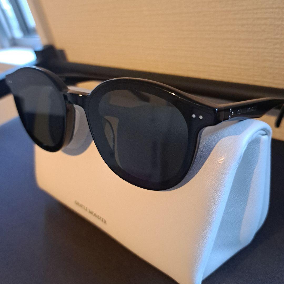 GENTLE MONSTER ブラックサングラス ケース付き