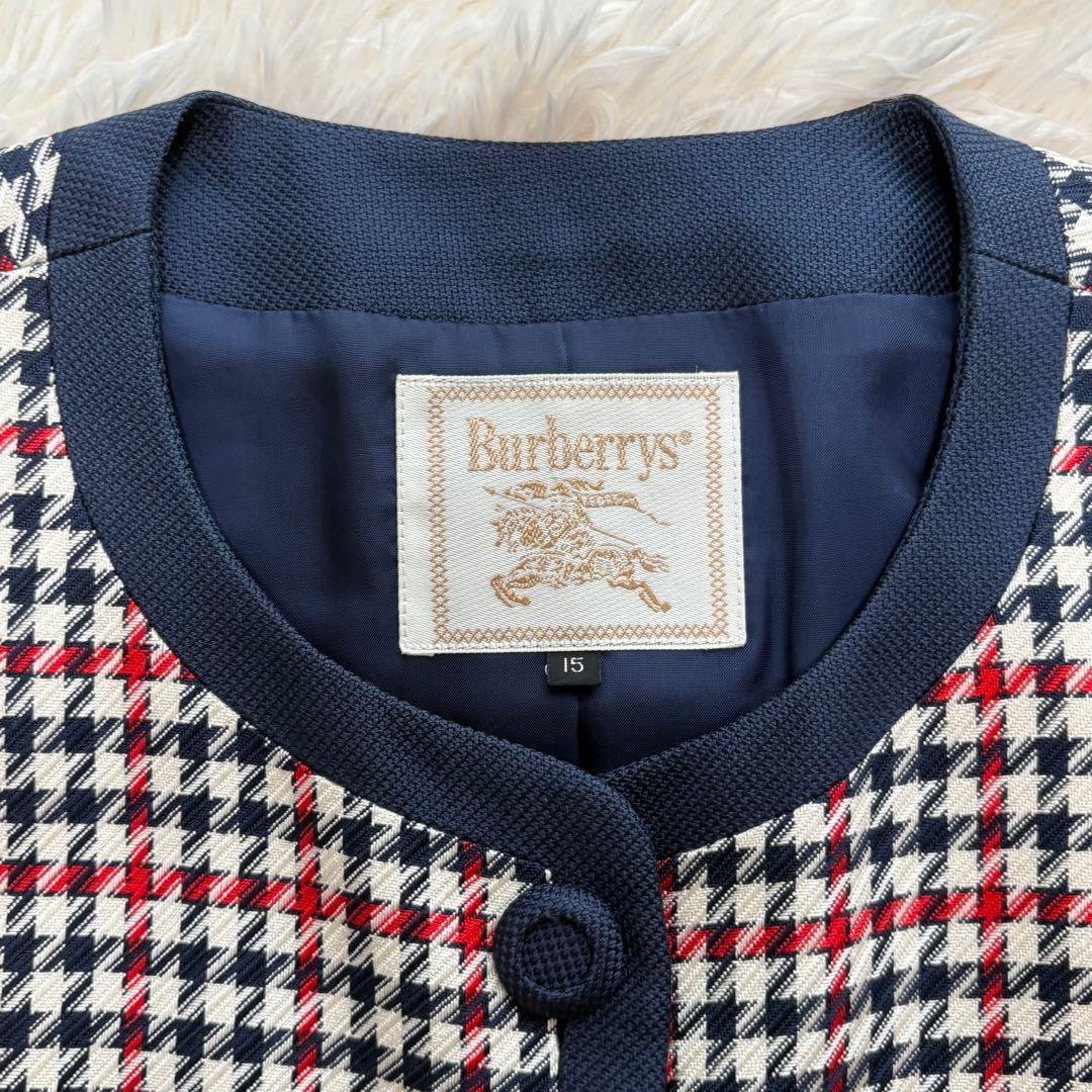 【未使用級】バーバリー シルク100％ ノーカラージャケット ネイビー L