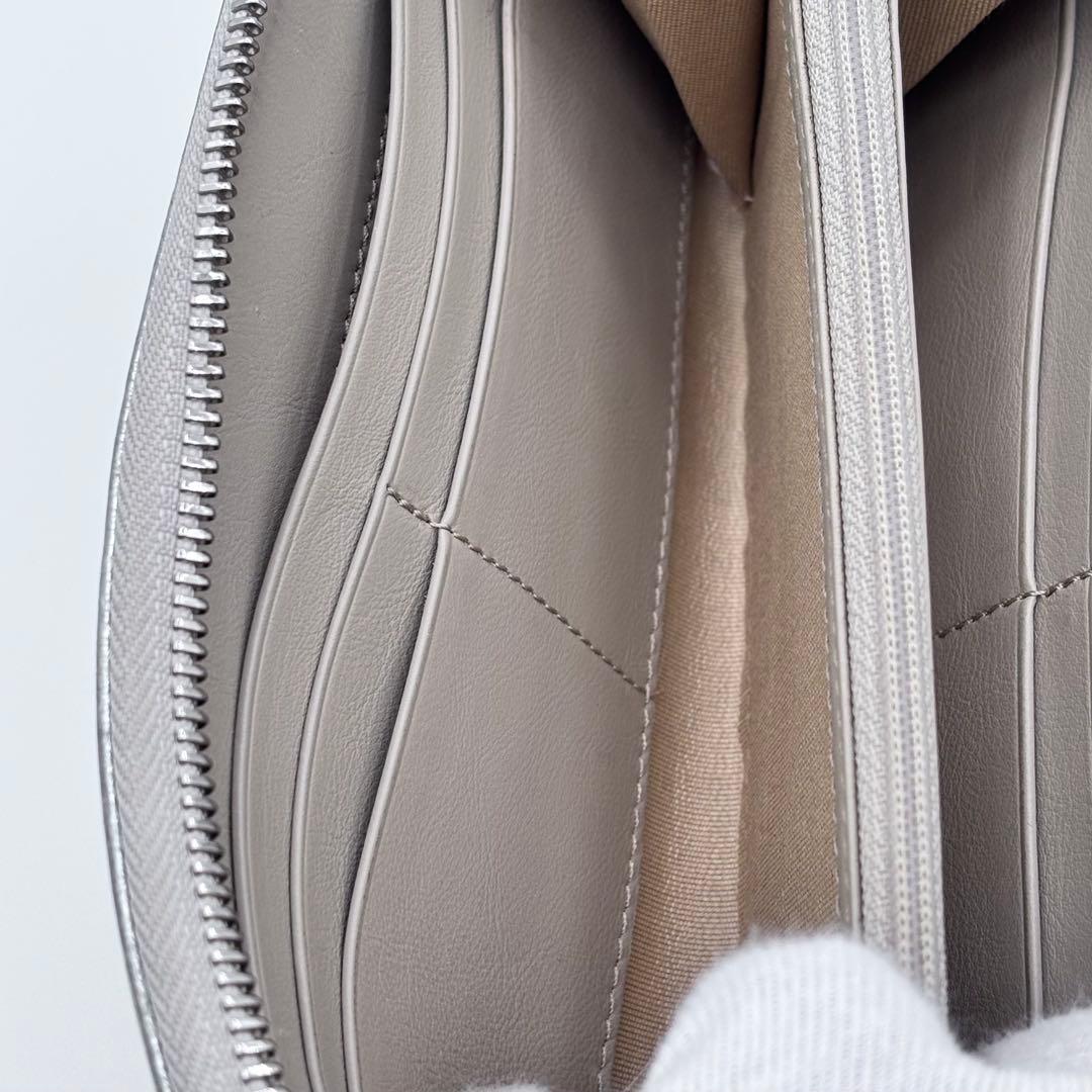 ✨美品✨ JIMMY CHOO 星スタッズ シルバー ラウンド長財布