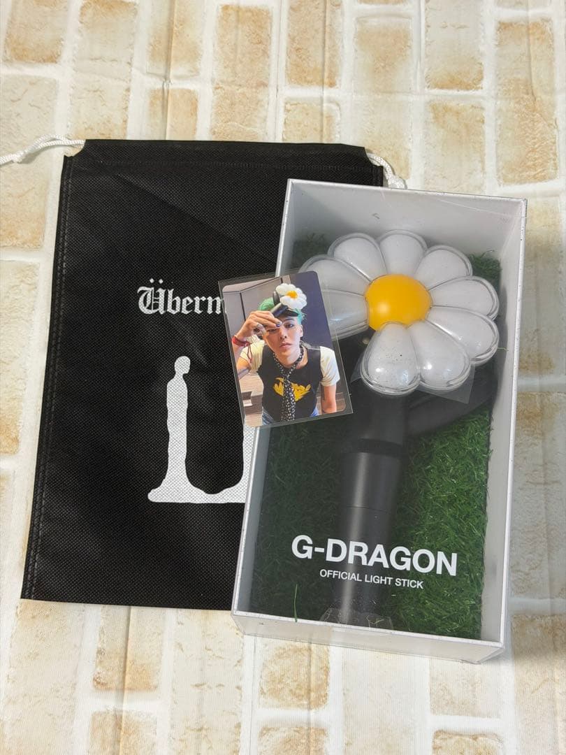 G-DRAGON ペンライト トレカ ポーチ 付き ジヨン 新品未開封 公式品