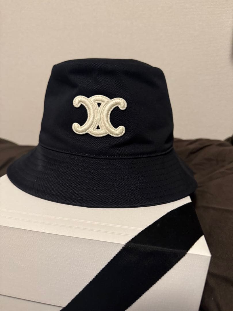 希少 CELINE トリオンフ　バケットハット ブラック　Lサイズ