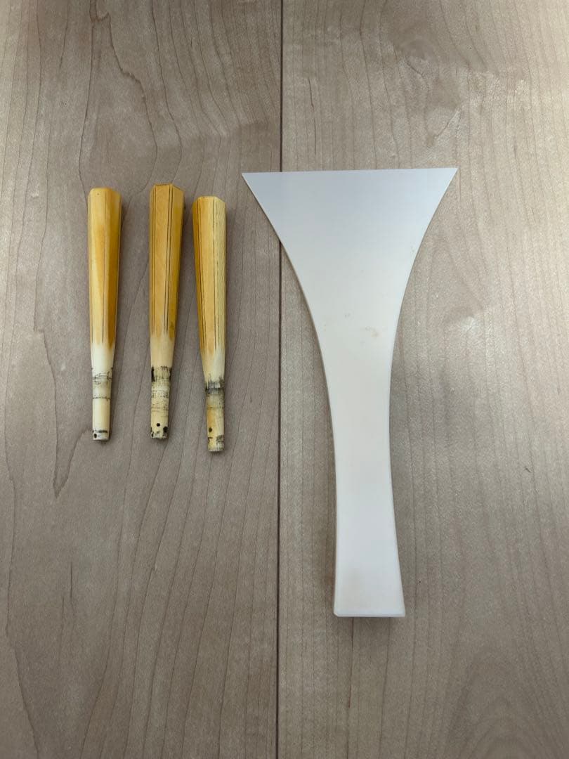 三味線　替えのはつね糸・バチ付き