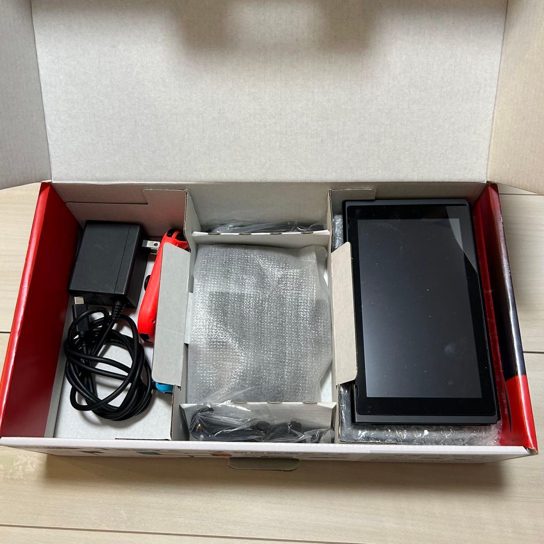 Nintendo Switch 本体　+ microSDカード2枚