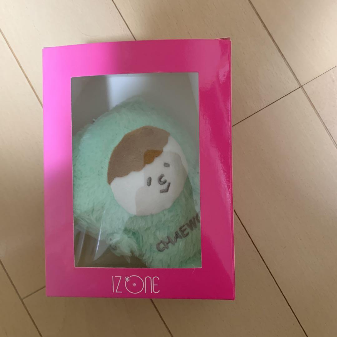 元IZ*ONE 現LE SSERAFIMキムチェウォン　人形