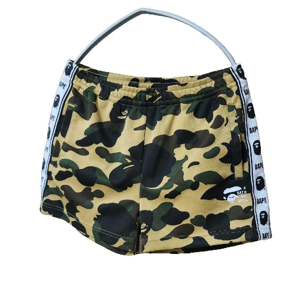 A BATHING APE　ショートパンツ