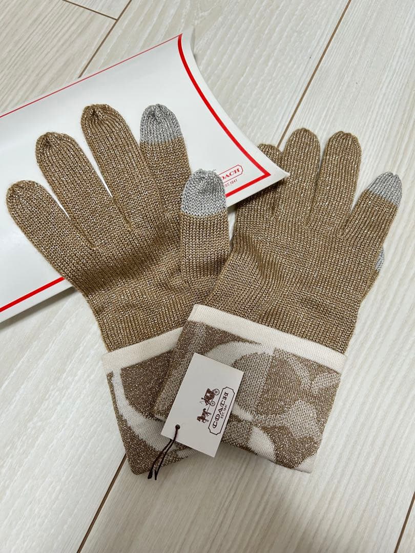 COACH ニット手袋 ゴールド スマホ操作可能