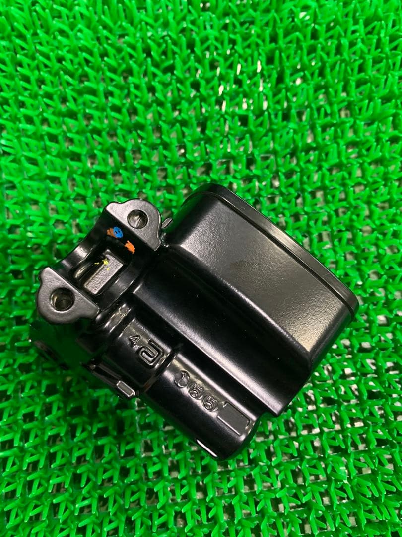 ヤマハ　マジェスティリヤブレーキマスターシリンダー　4D9-W2587-11