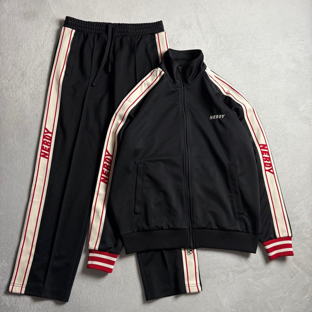 NERDY ノルディ　ジャージセットアップ　サイドライン　　刺繍ロゴ