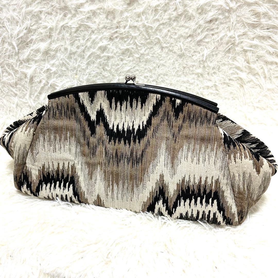 avacation アヴァケーション pillow shadow クラッチバッグ