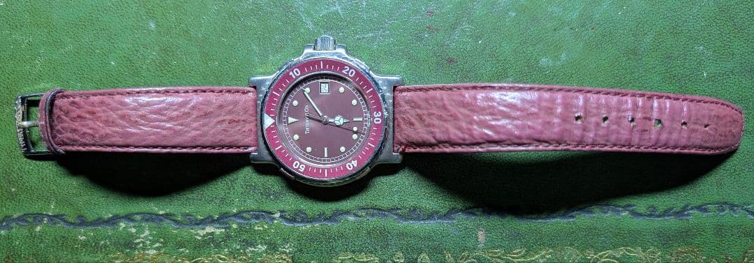 ティファニー　ダイバーズ　赤　Quartz　純正レザーベルト　稼働品