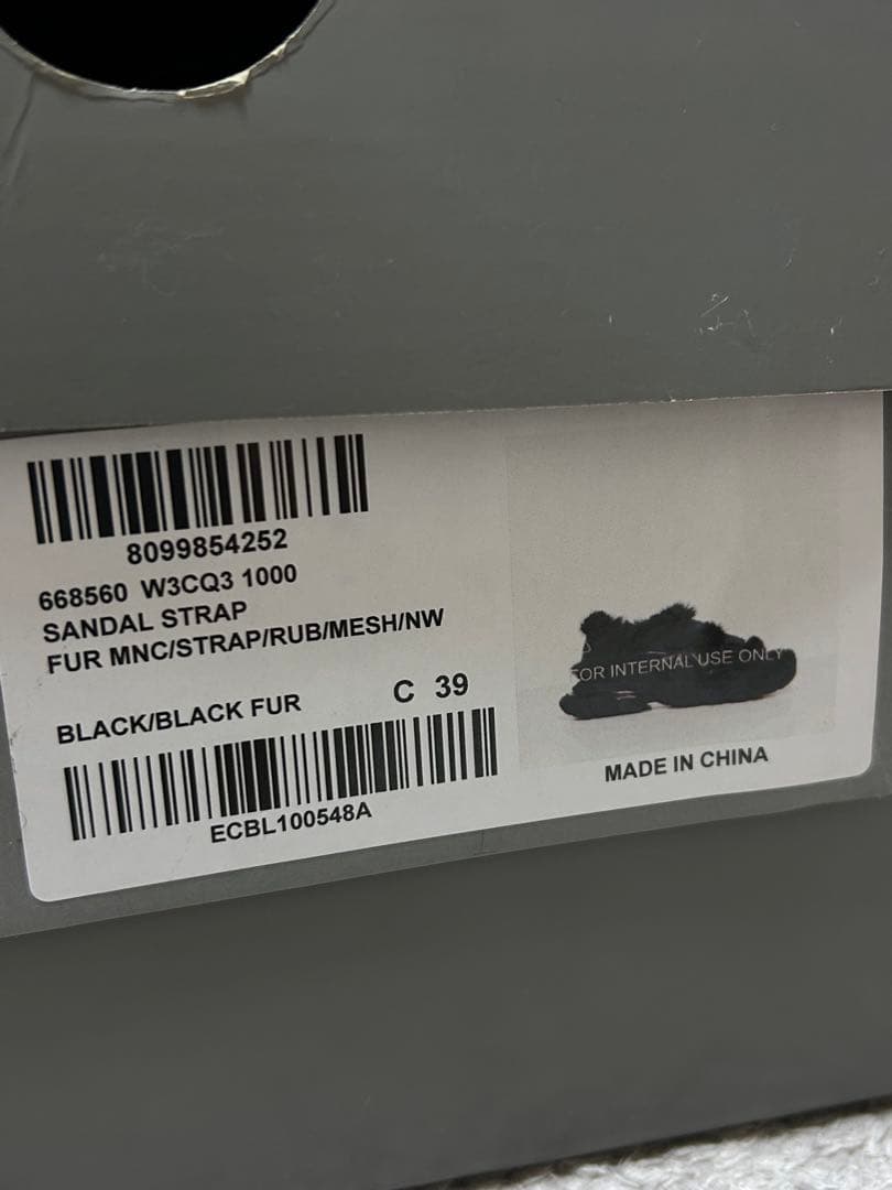 BALENCIAGA バレンシアガ　フェイクファーサンダル　ブラック　39