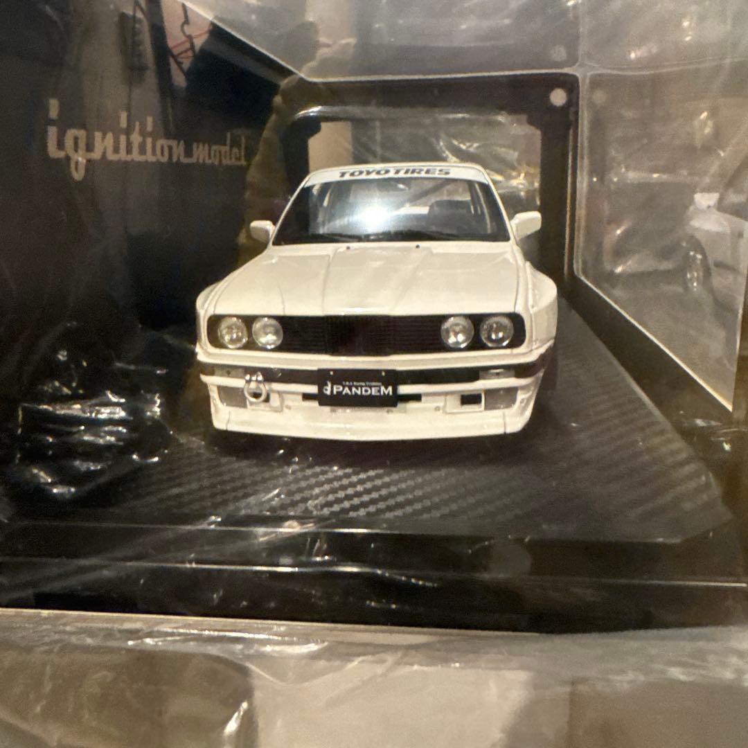 ignition model PANDEM  E30ホワイト 1/18