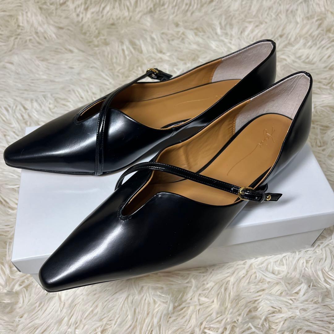 【新品未使用】Aga スムース レザー パンプス ストラップ ローヒール