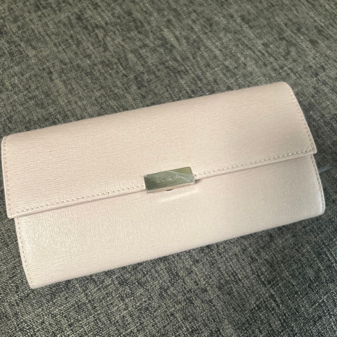 FURLA ピンクベージュ 長財布 フラップ式