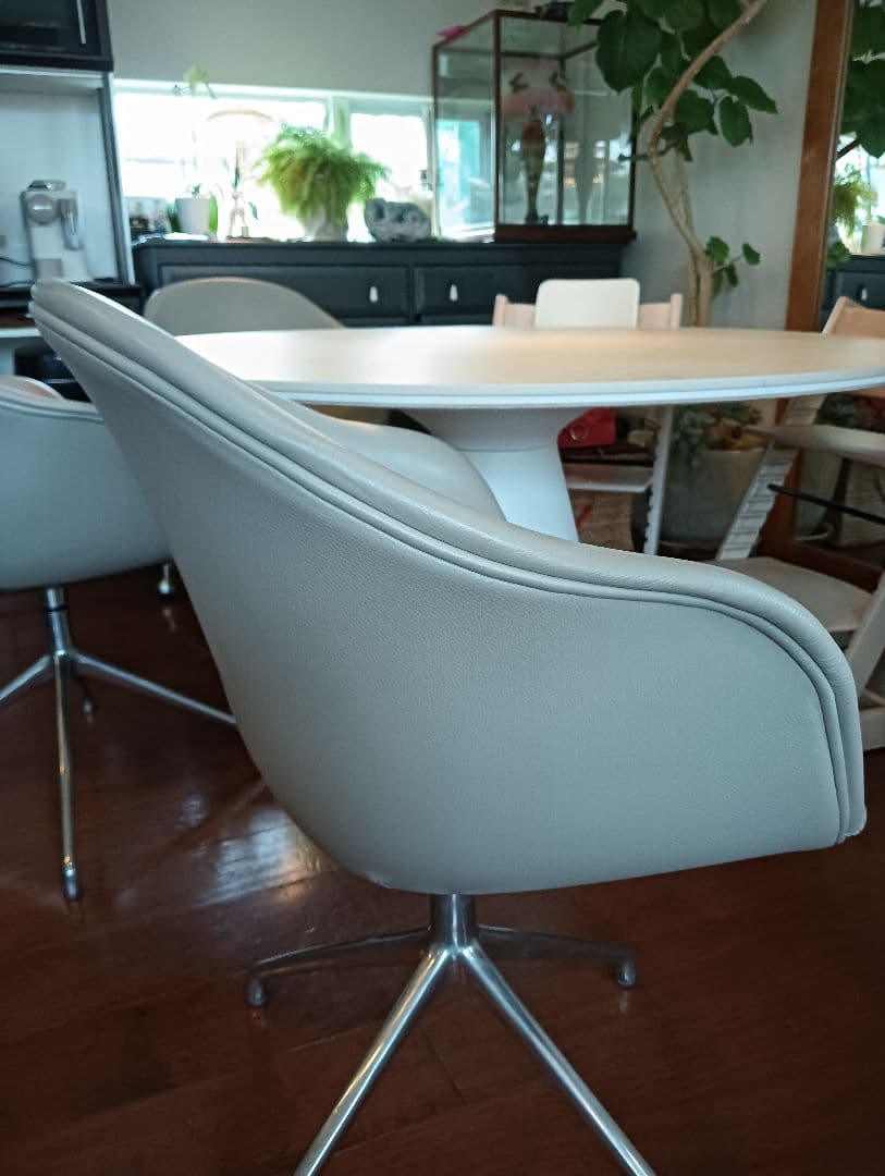 専用【展示品:美品】ボーコンセプト アデレードチェア 本革グレー