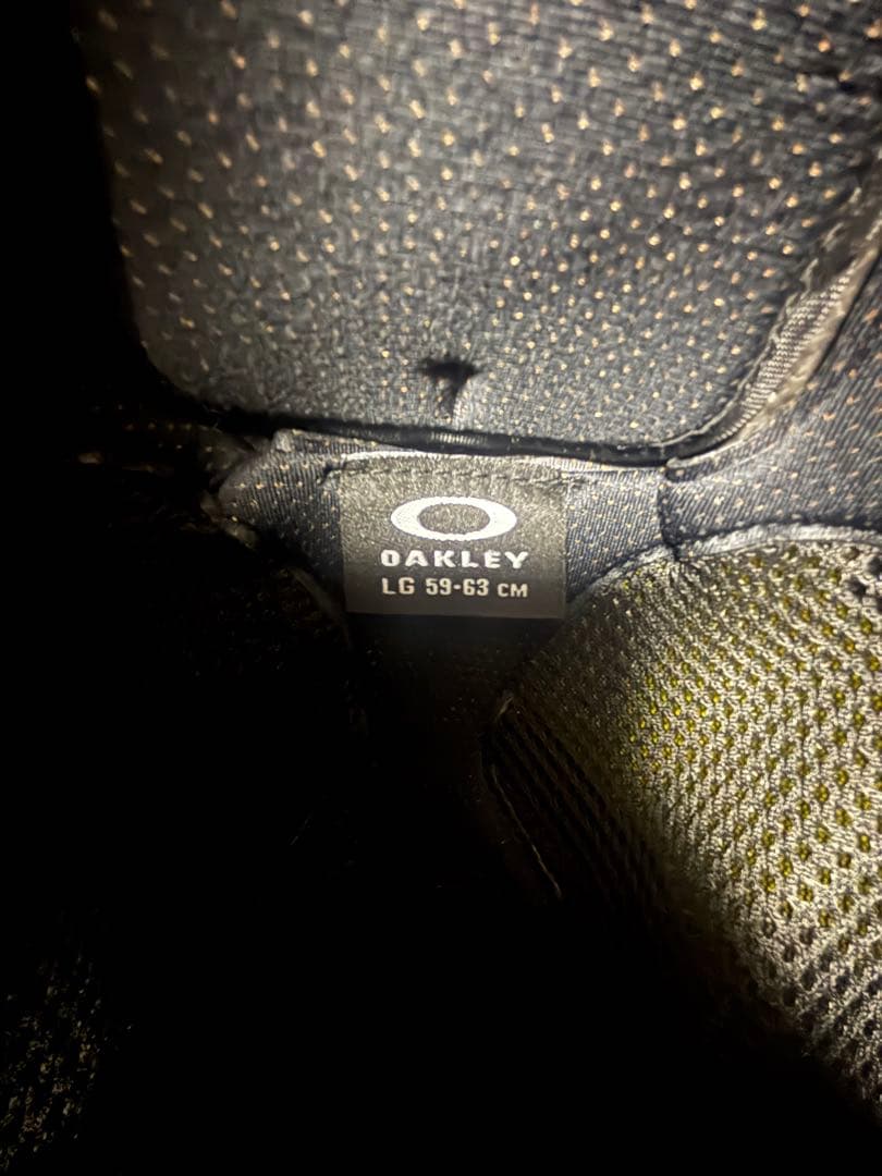 連*様 OAKLEY ブラック ヘルメット MIPS LG 59〜63cm