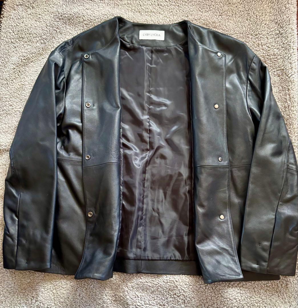 LYBY LYCKA 羊革ノーカラーレザージャケット 11AR ブラック 軽量
