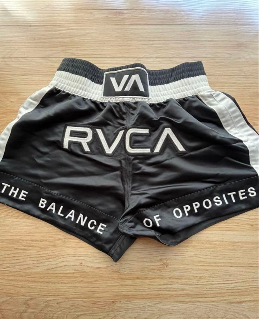 RVCA ショートパンツ 限定モデル