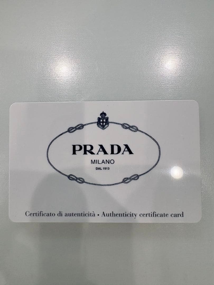 PRADA サフィアーノレザー 二つ折り財布 1/25まで