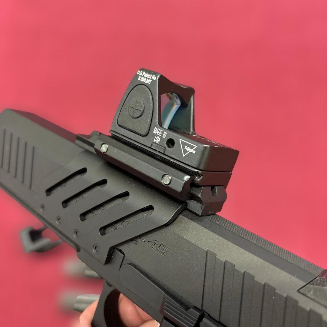 【ニッ水バッテリー・ドットサイト・純正マガジン３本付】東京マルイ ハイキャパe