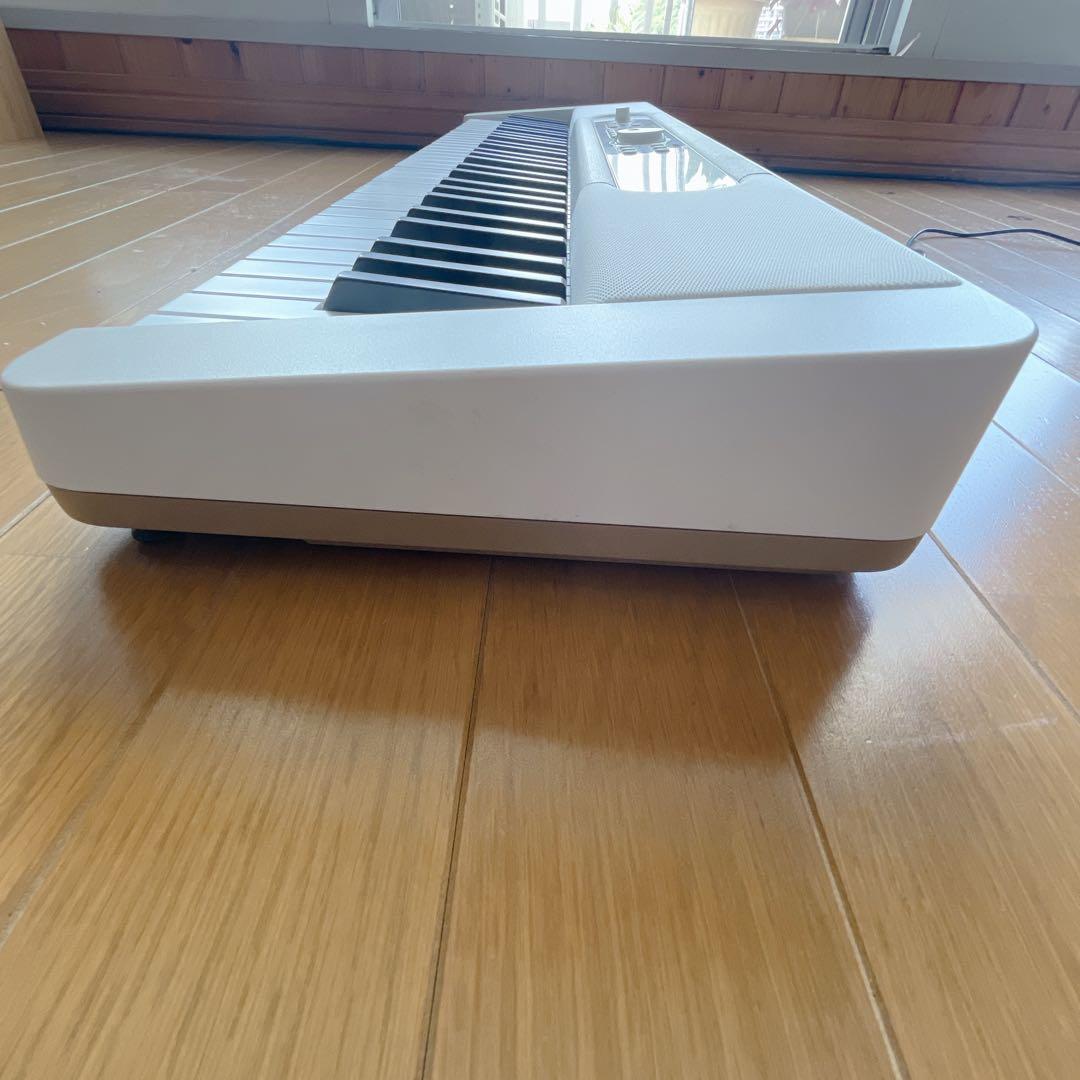 【美品】CASIO カシオトーン 電子キーボードLK-526 2022年製