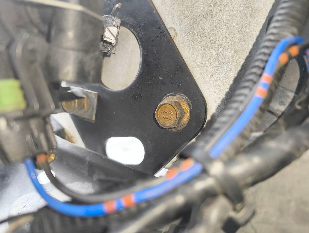 BH5 レガシィツーリングワゴン LIBERALフロントバンパー 手渡し希望