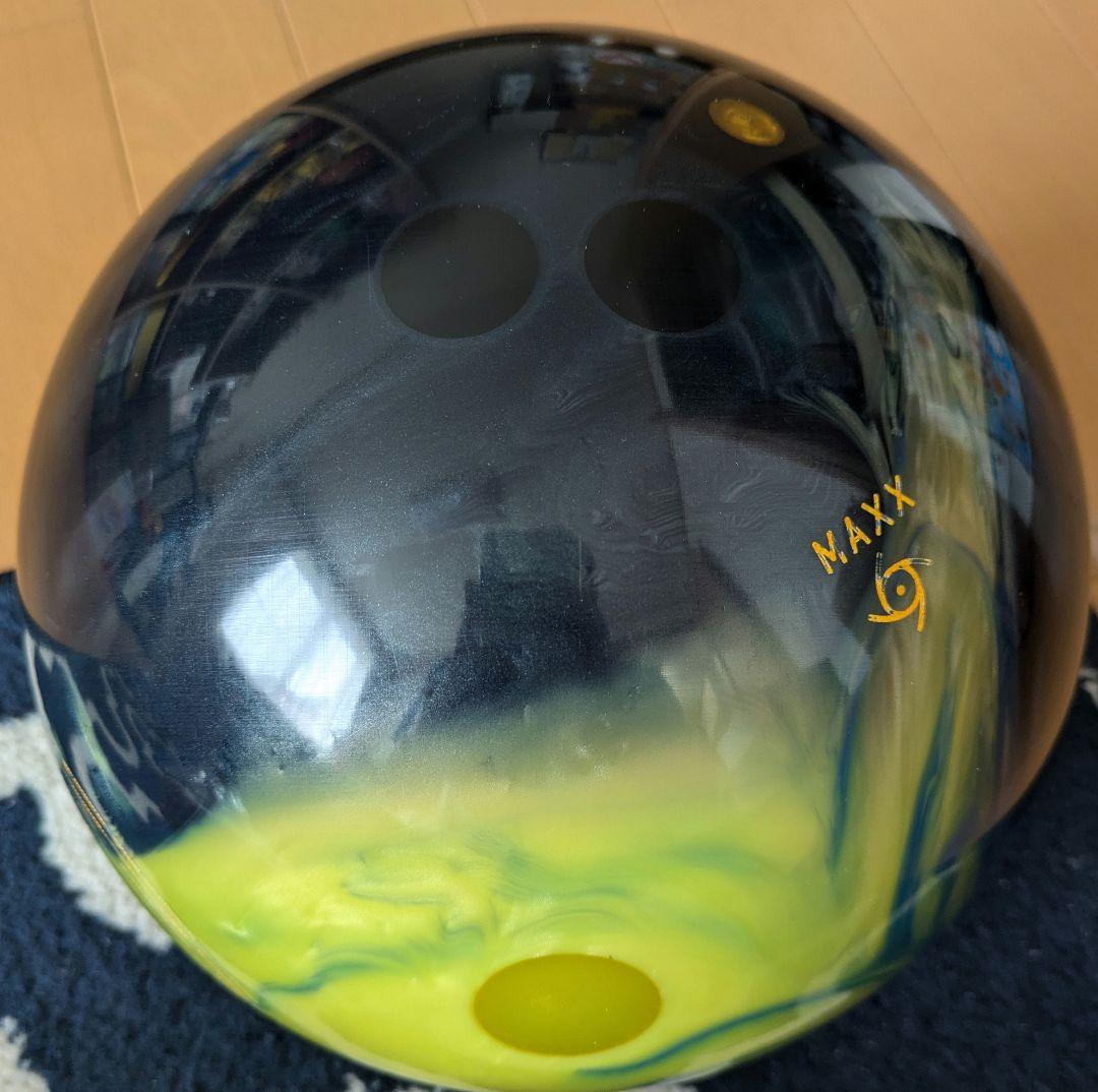 ボウリングボール マーヴェルマックス・ワールド　プラグ済１４ポンド