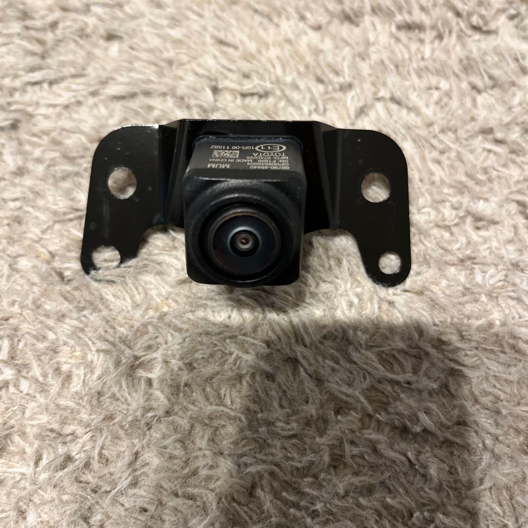 トヨタ純正　改良型ハリアーHVフロントカメラ