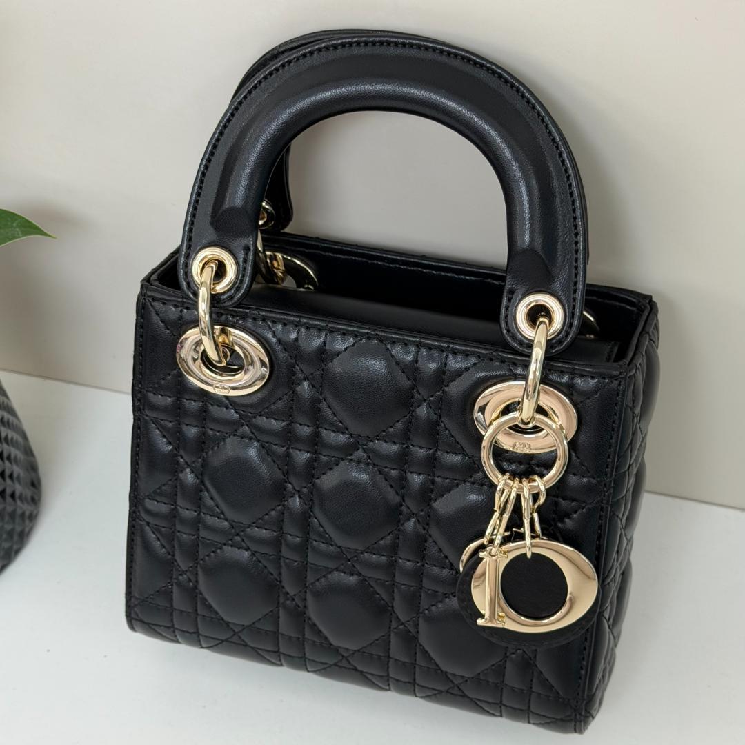 極美品 ブラック レザー ショルダーバッグ~