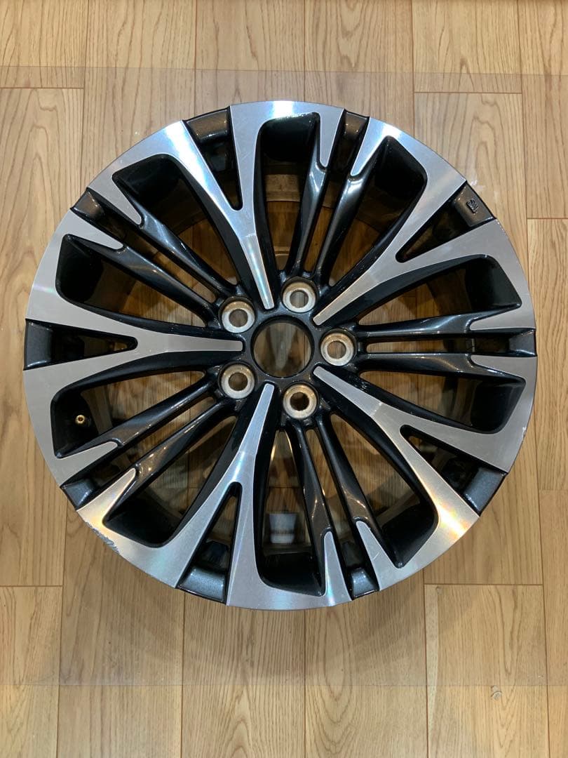 TOYOTA ヤリスクロス　純正　18インチホイール　1本