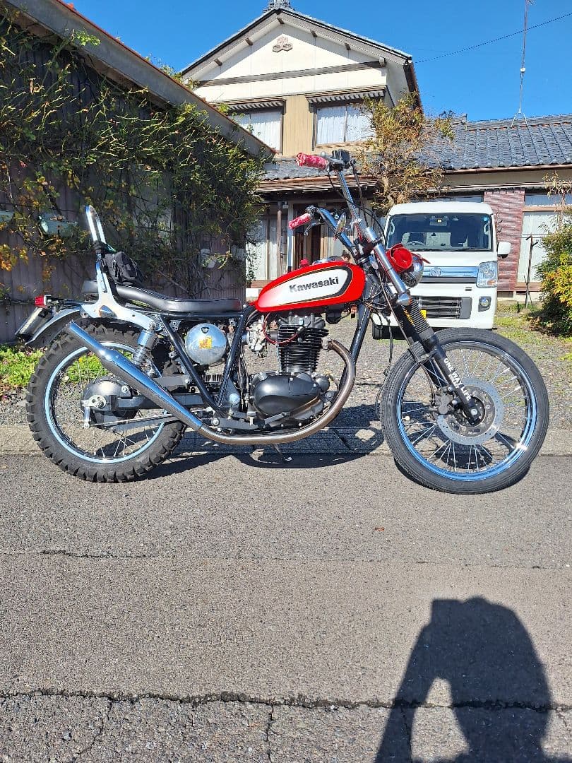 250TR 純正　フューエルタンク　赤　白　キャブ