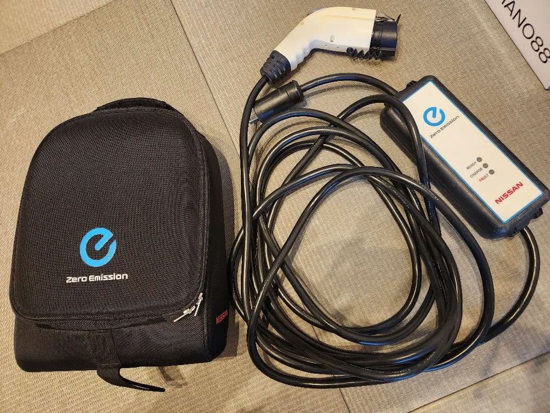 ★カブくん★送料込日産純正充電ケーブル 収納ケース付アリア リーフ サクラ