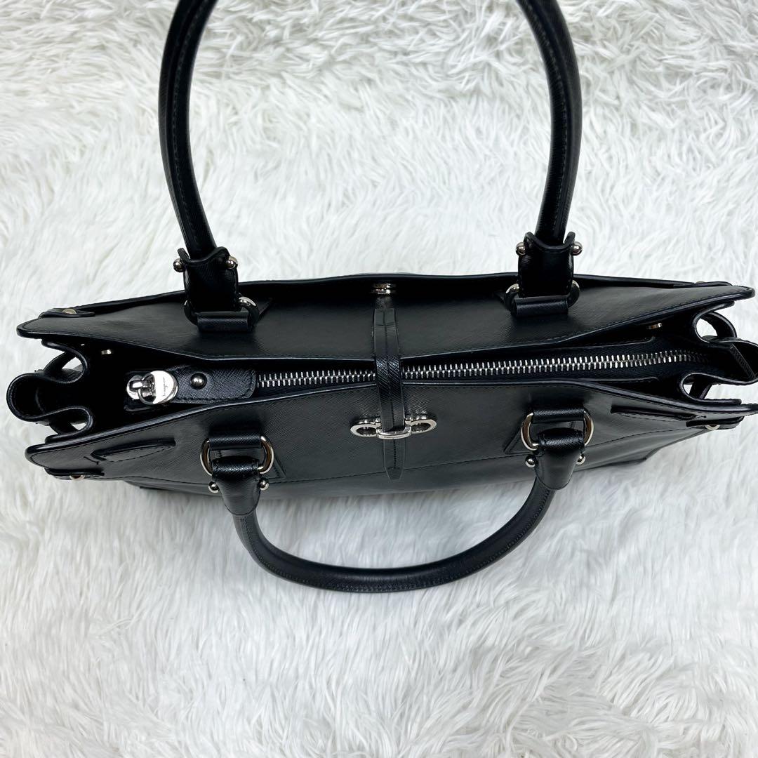 Rana様 フェラガモ ブリアナ サフィアーノレザー トートバッグ ガンチーニ