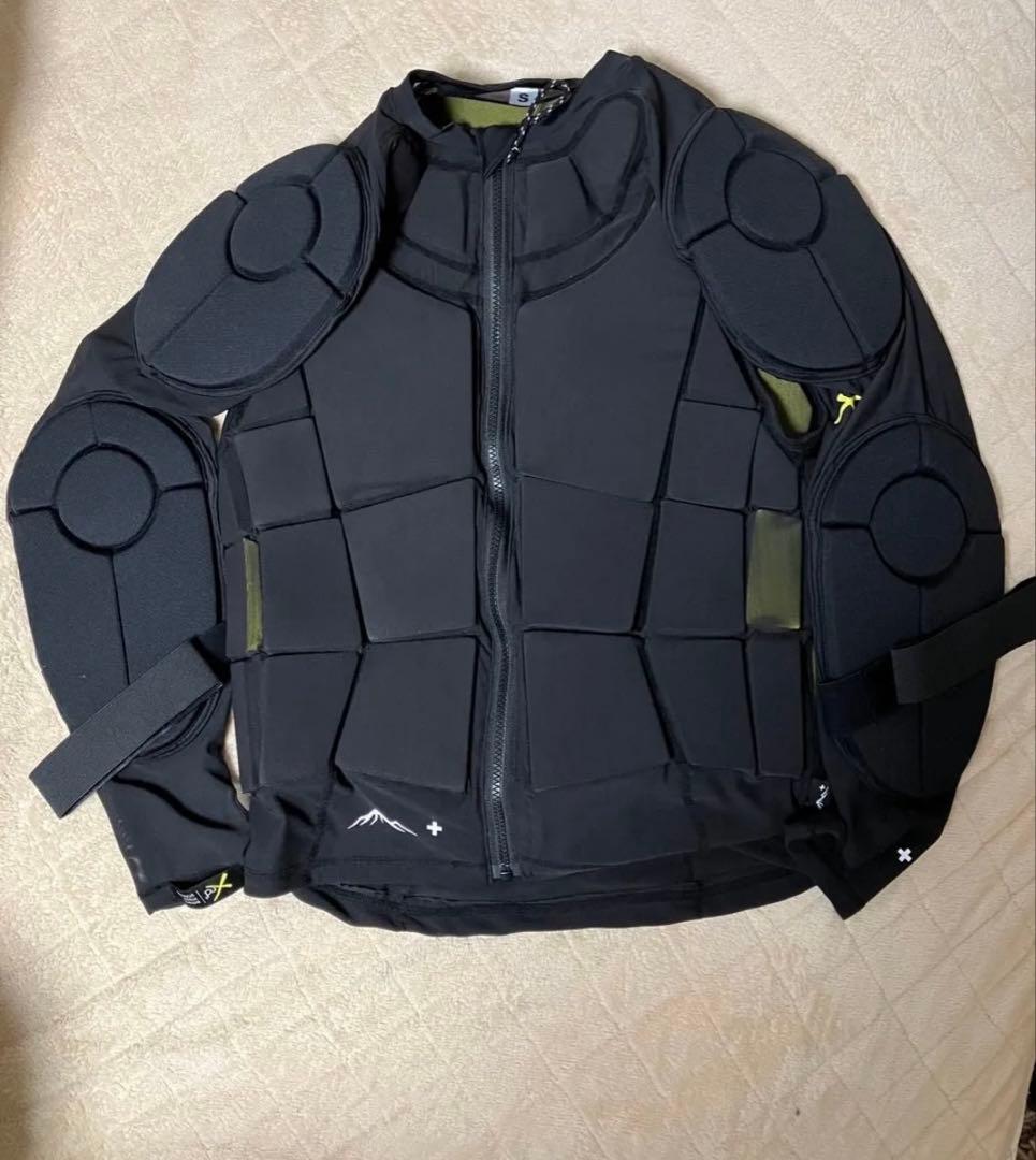 Karna プロテクターYama Plus XRD Sサイズ ブラック