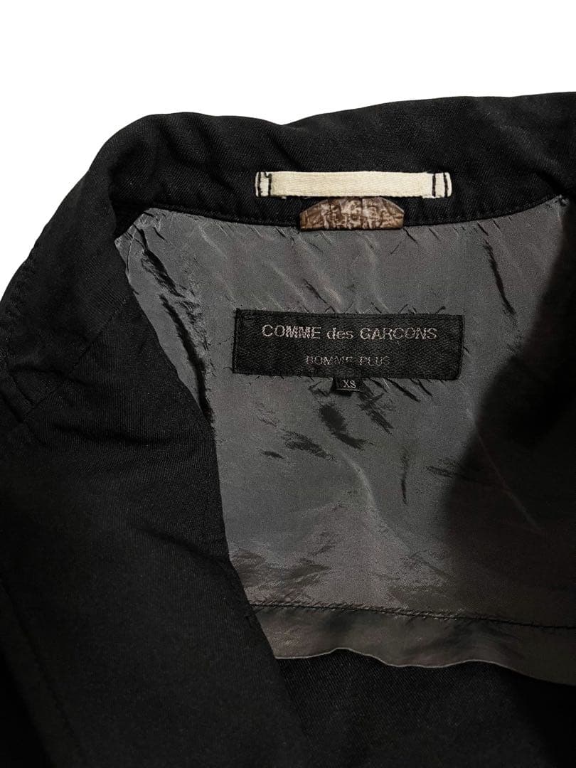 名作AD2013 コムデギャルソン オムプリュス ポリ縮絨ベルトロングジャケット