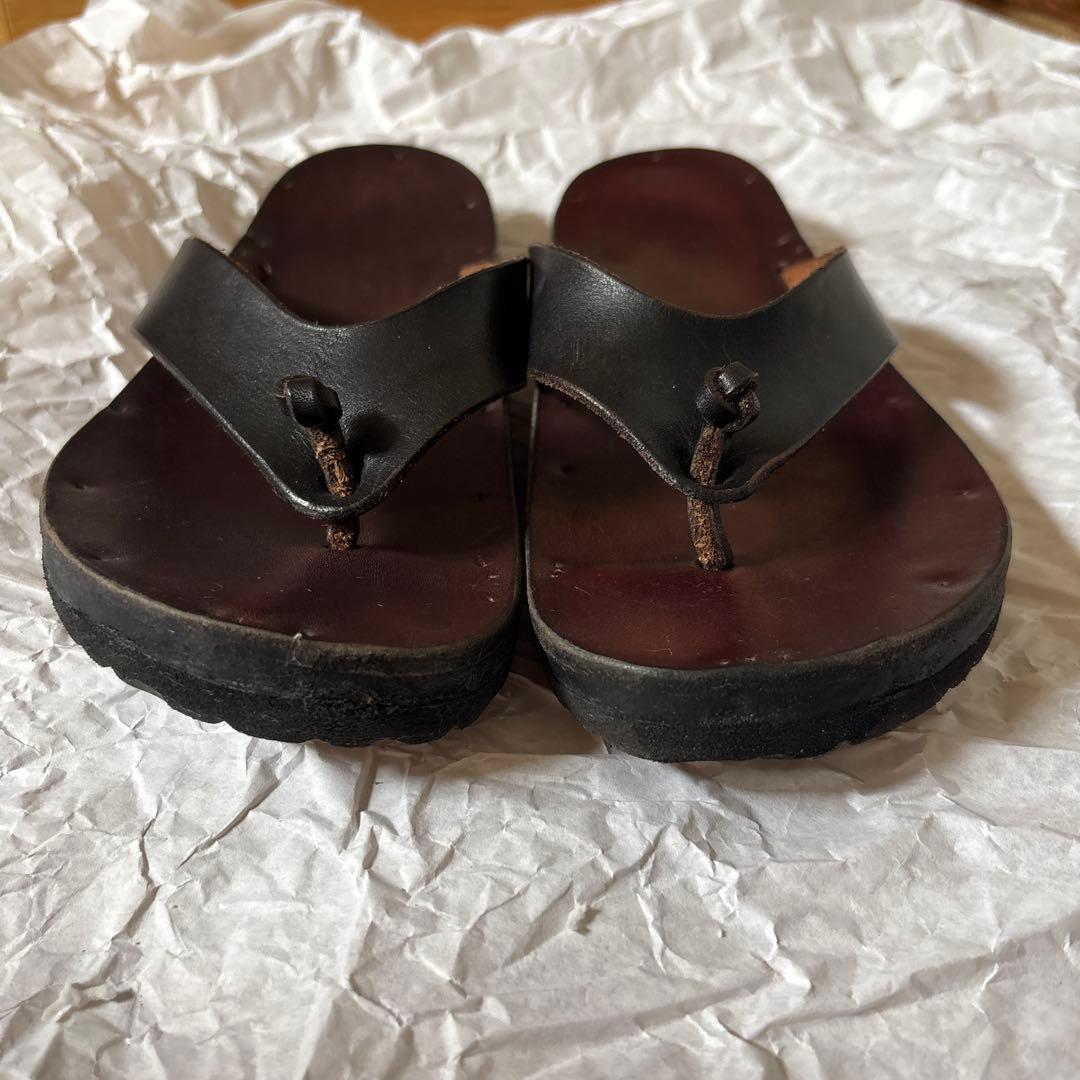 ユッタニューマン　レザーサンダル
