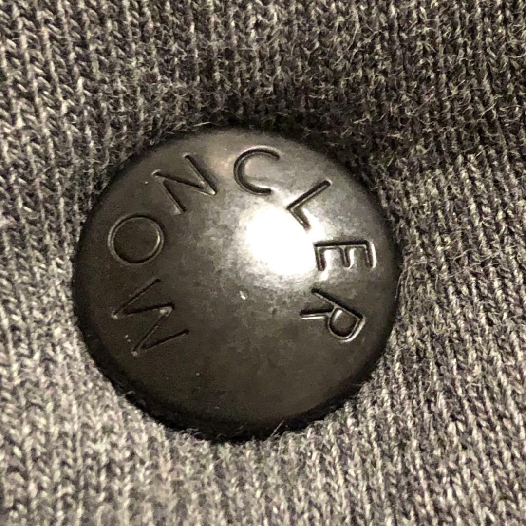 MONCLER モンクレール ダウンベスト パッチ刺繍ロゴ付き