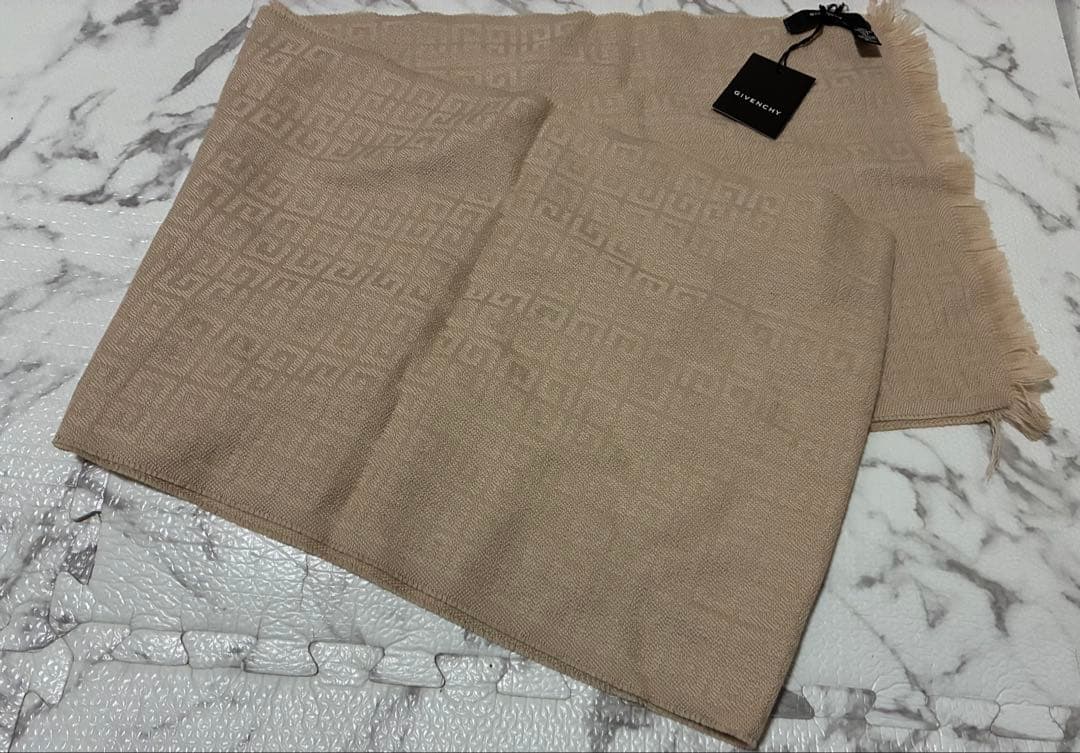 ★GIVENCHY ベージュ マフラー