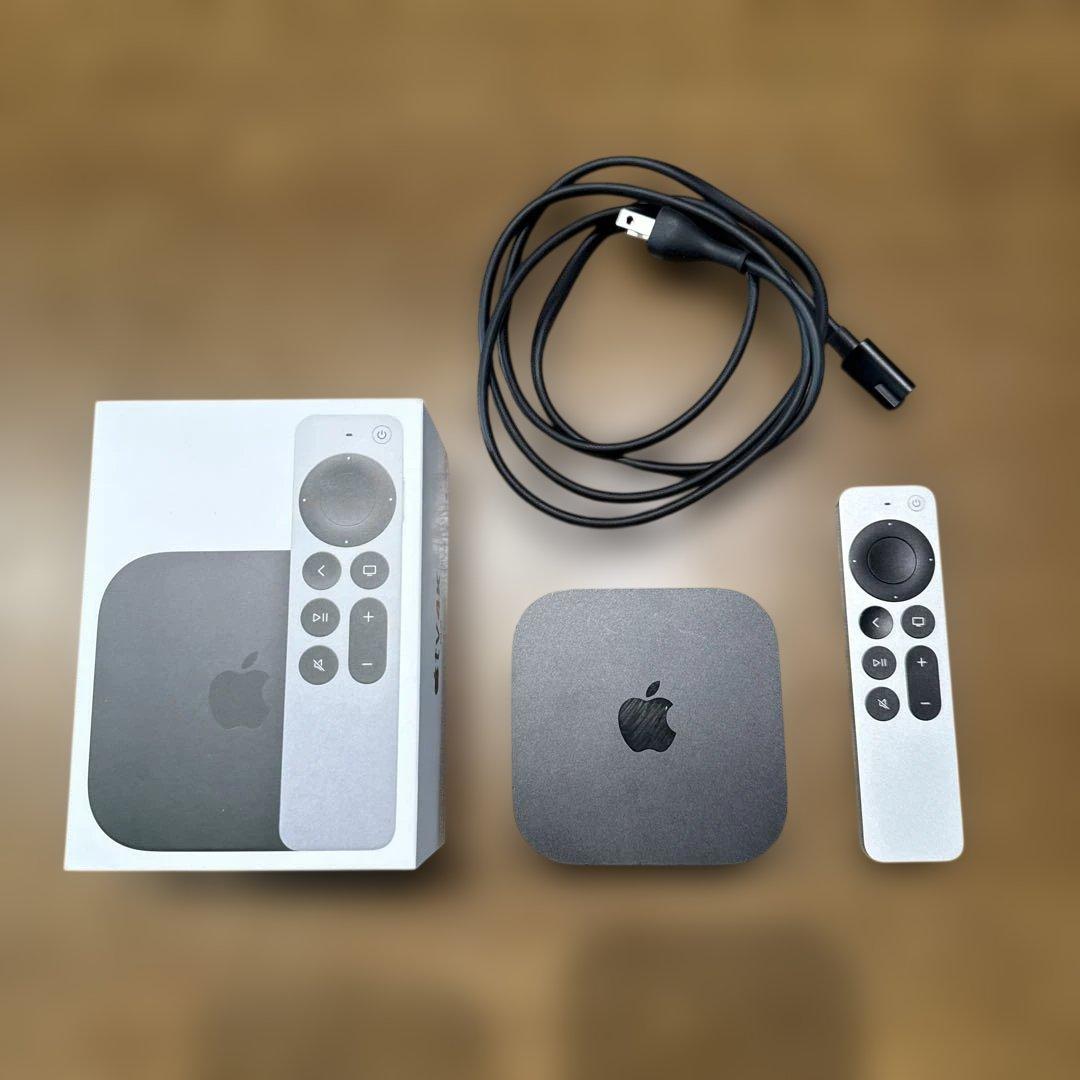 Apple TV 4K 第3世代 Wi-Fi 64GB本体とリモコン