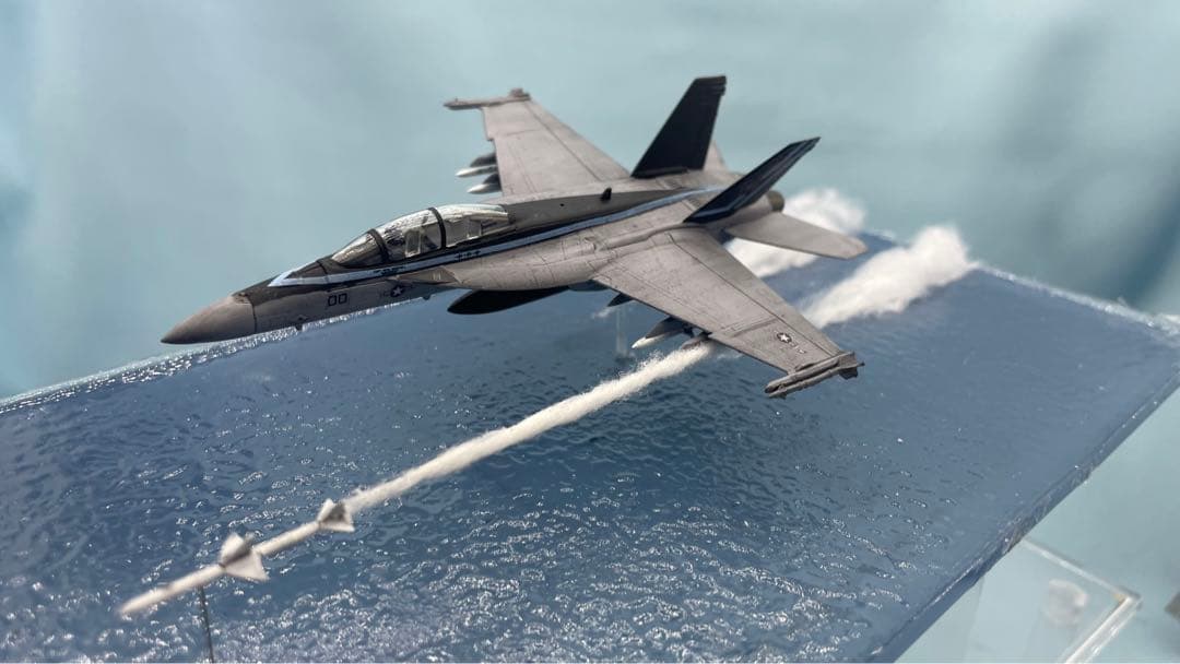 トップガン　マーヴェリック　F18 ミサイル発射　ジオラマ エフトイズ