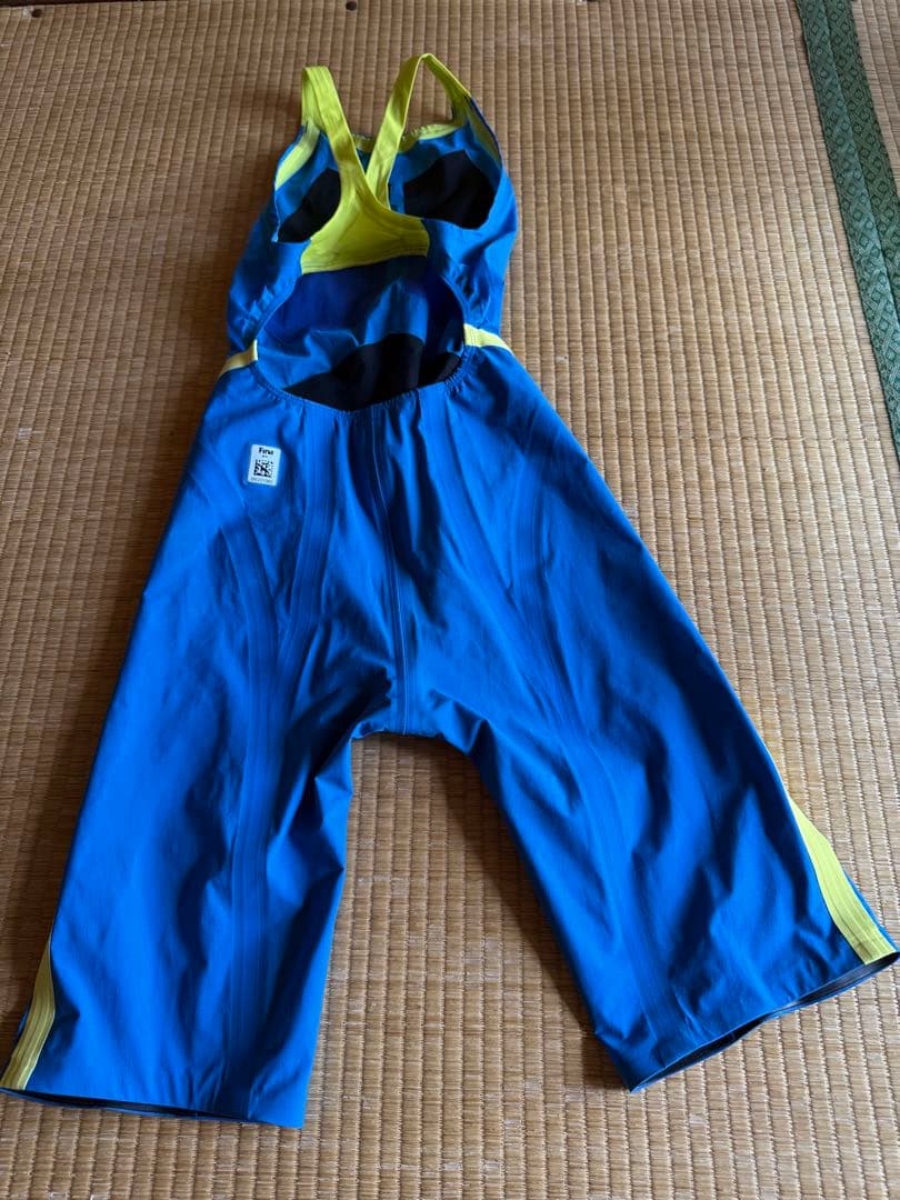 美品　アリーナ　高速水着　競泳水着　アルティメットアクアフォースX CP M