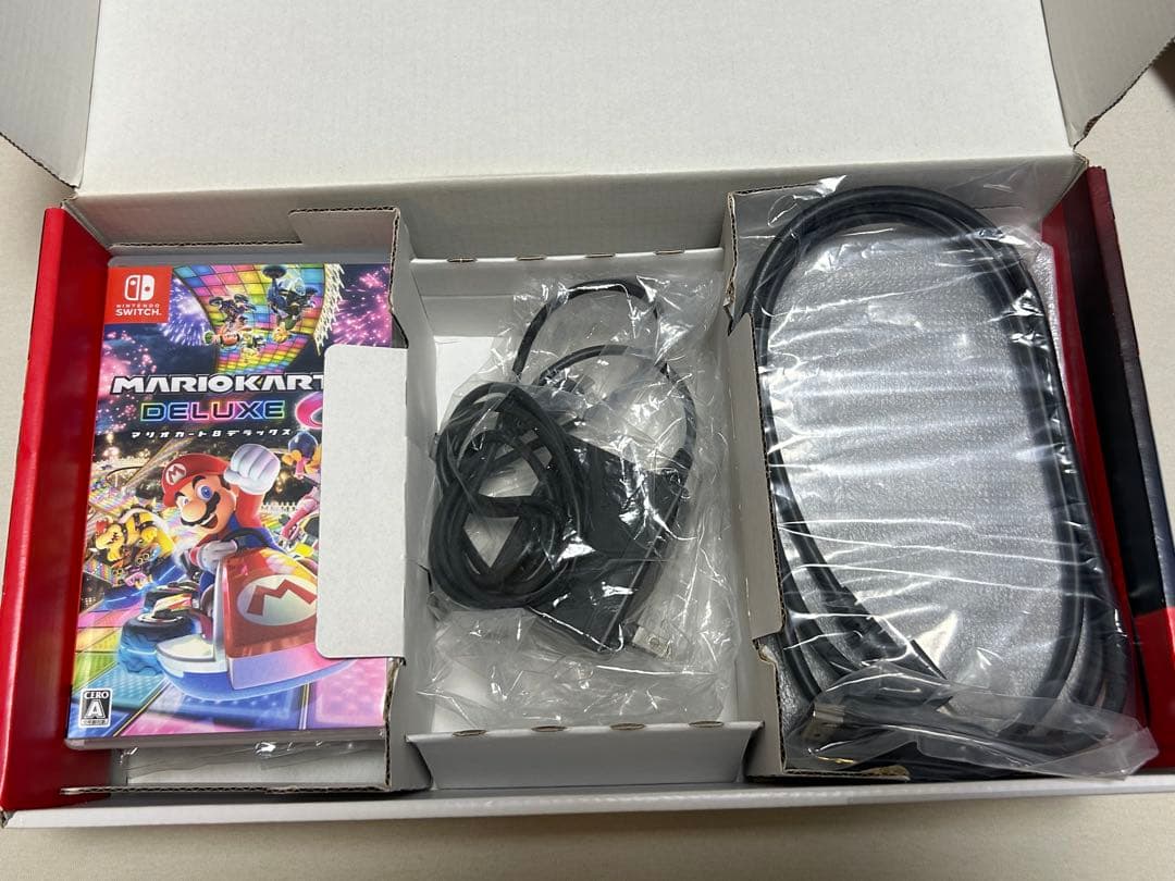 (マリオカート8付き)Nintendo Switch ネオンブルー・レッド 本体