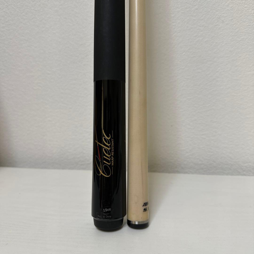 美品 Cuetec ビリヤード キュー Warp Resistant