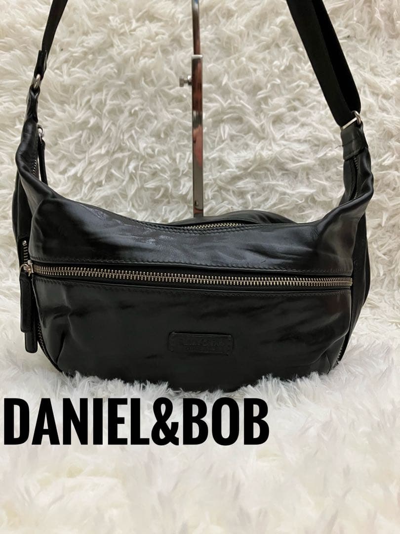 ✨ 高級感✨ダニエル&ボブ ハーフムーン オールレザー　本革　ショルダー 黒