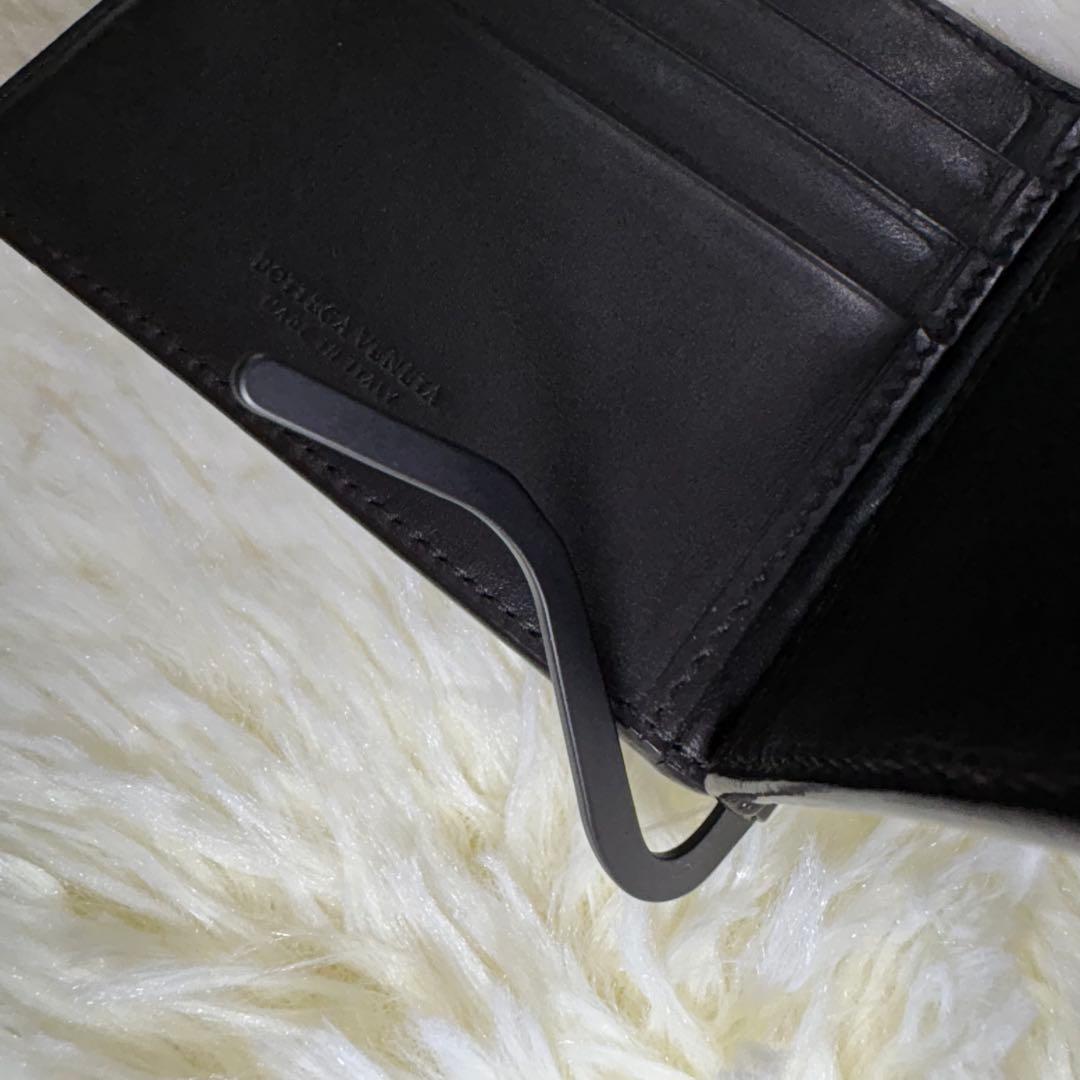 美品 BOTTEGA VENETA イントレチャート マネークリップ 折り財布