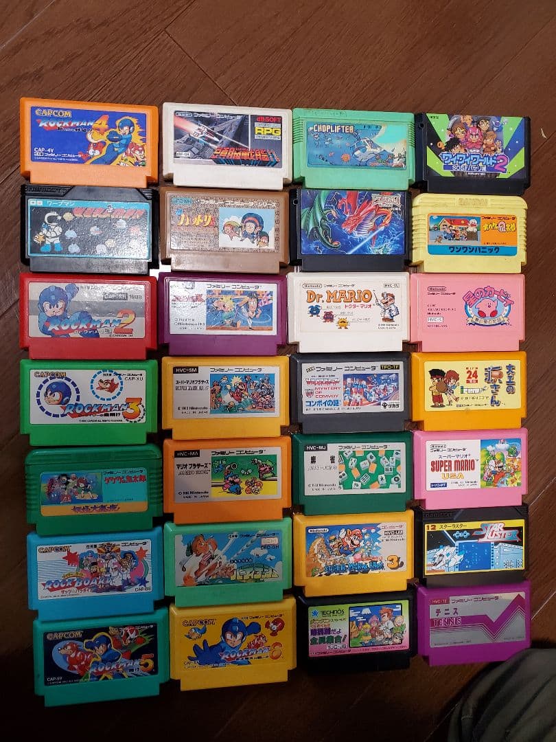 ファミコンのカセット