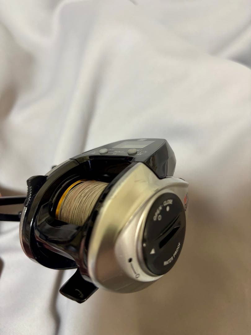 Abu Garcia MAX DLC-L ベイトリール（左）【PEライン付】