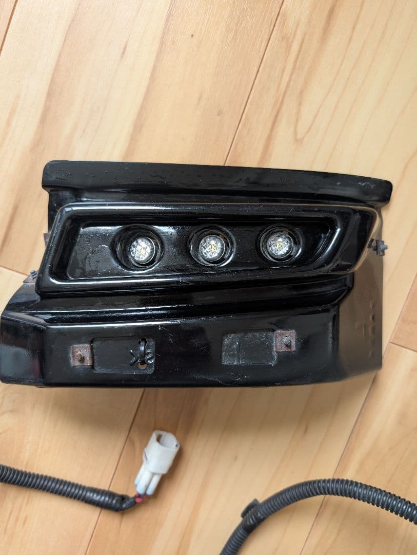 ハイエースモデリスタLEDデイライト