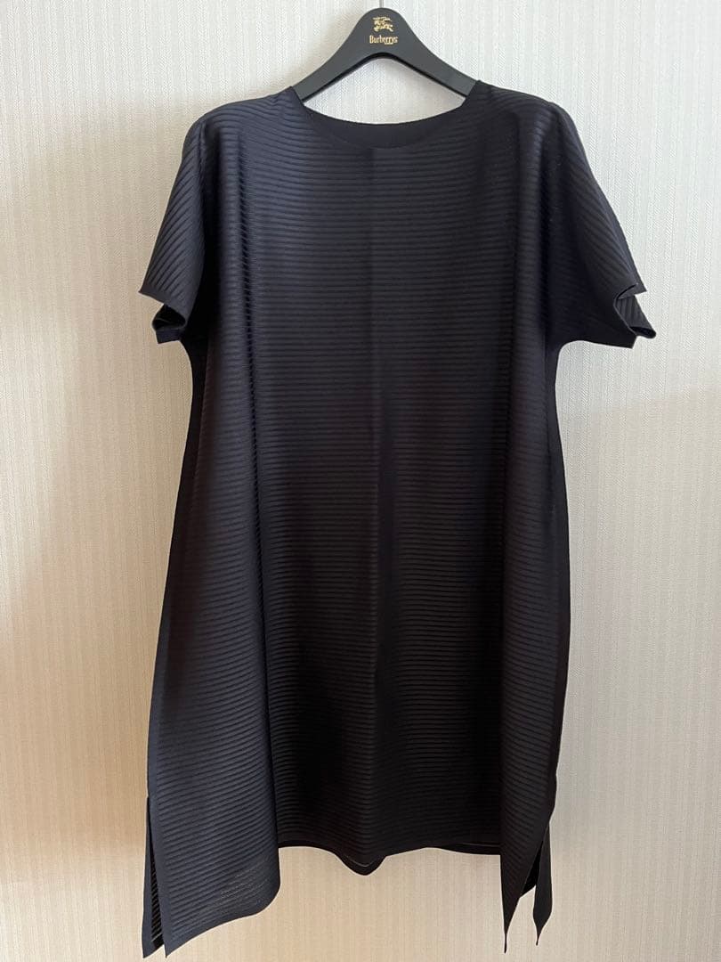 PLEATSPLEASE イッセイミヤケ　ロングチュニック　ブラック　フリー