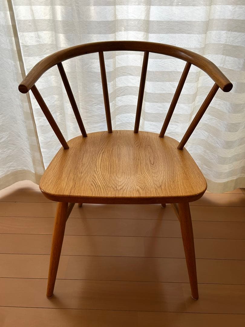 無印良品　オーク材アームチェア　丸脚　①